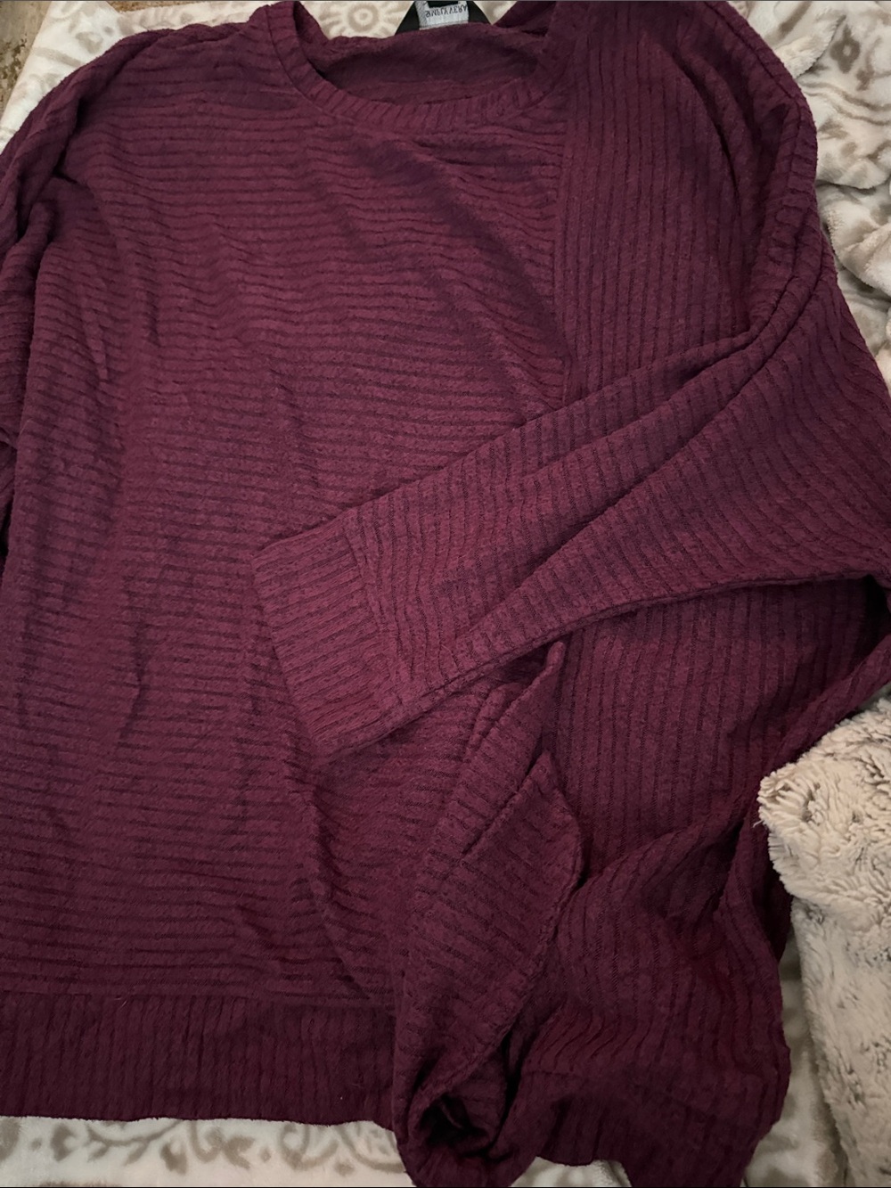 Women's Crewneck Sweater - Burgundy